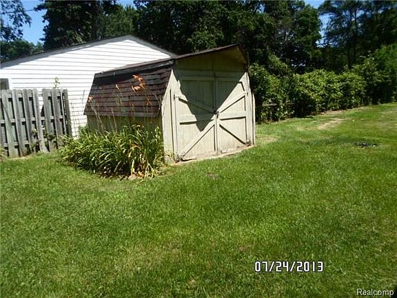 4th image of 9004 Hartel St