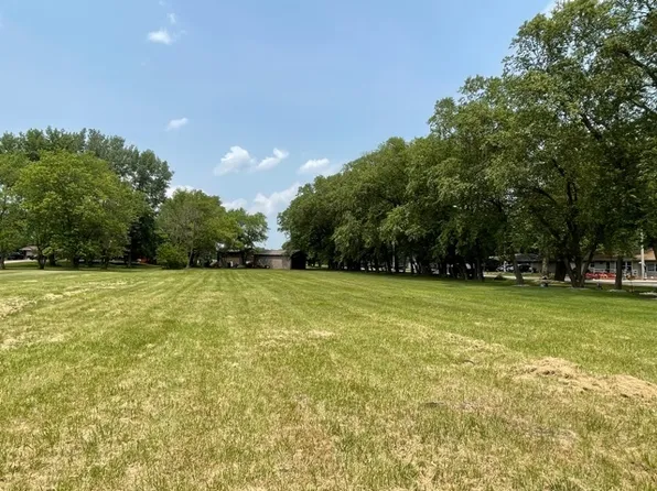 1100 W Kennedy Rd, Braidwood, IL 60408