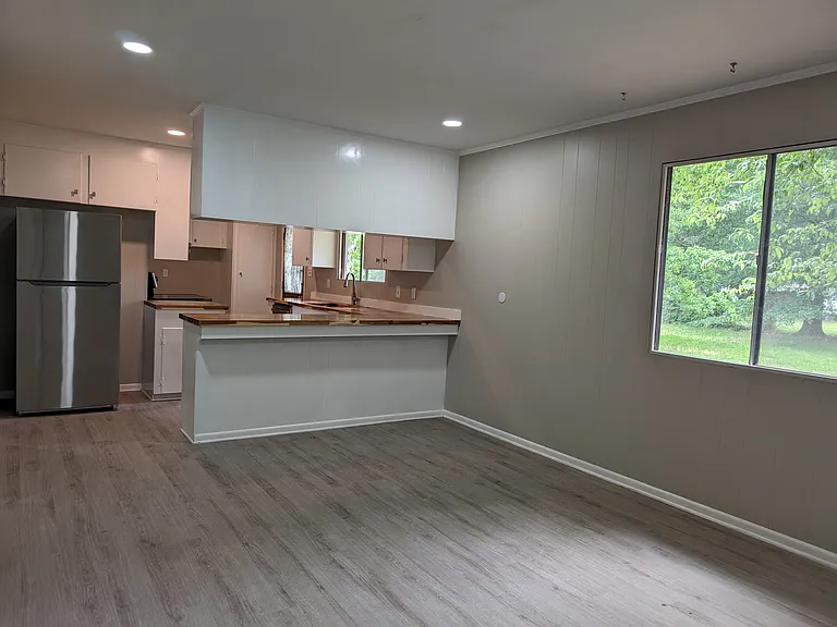 2904 Williamsburg Rd — Photo 4