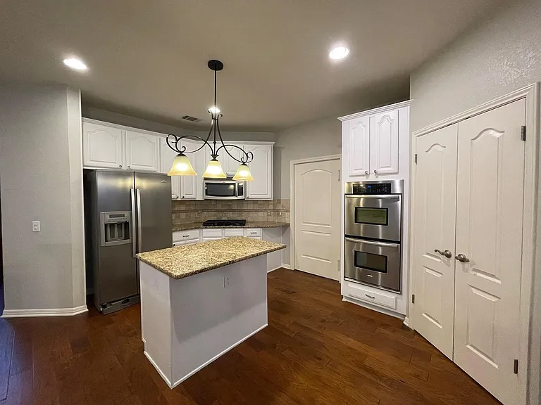 9919 Barbrook Dr — Photo 5