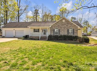 1584 Beverly Ln, Lincolnton, NC 28092