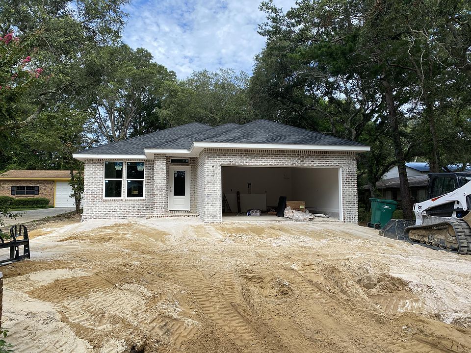 1st image of 217 Fir Ave