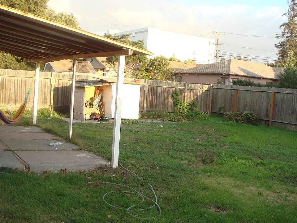 2nd image of 338 Jerilynn Ln