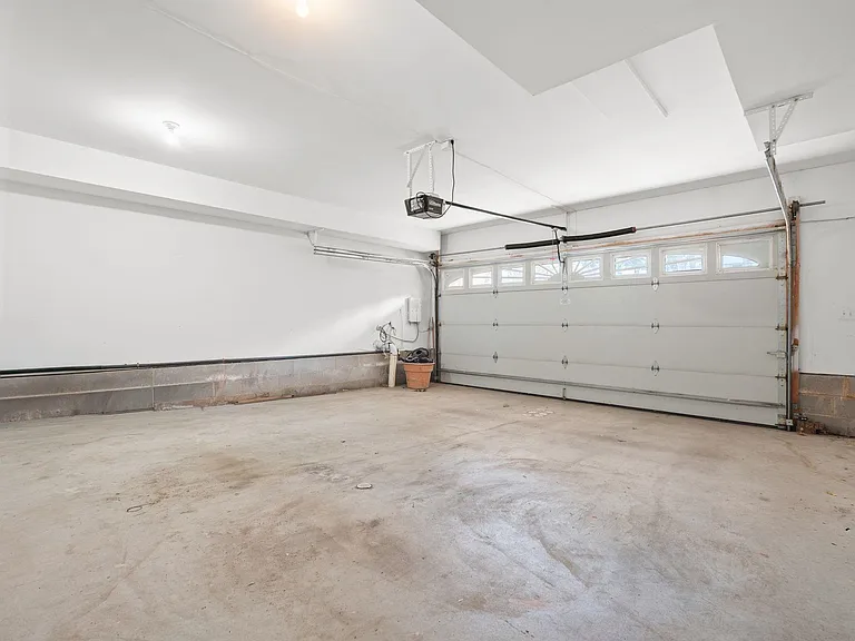 13 Humphrey Ave #1 — Photo 26
