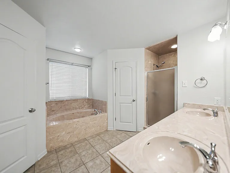 2806 Hydrangea Ave — Photo 18