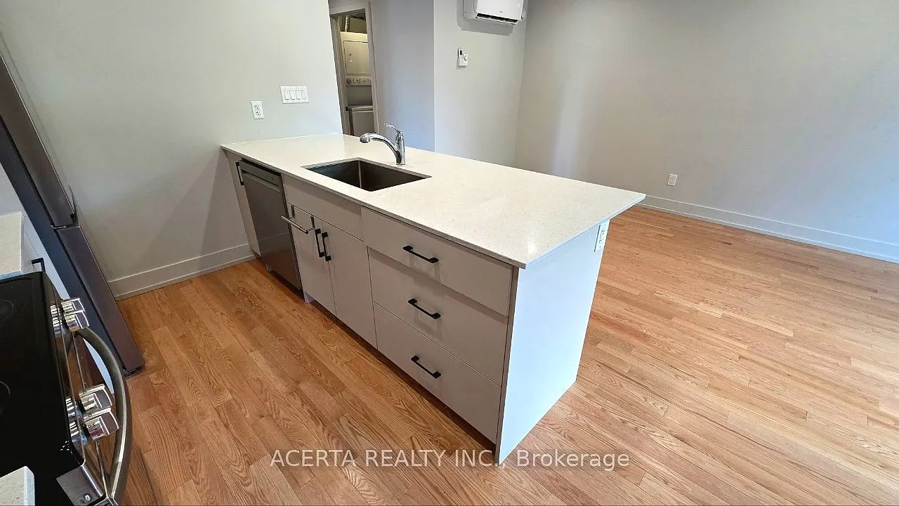 3 bed, $2,500 — Photo 4