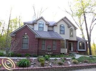 6250 Golf Club Rd, Howell, MI 48843