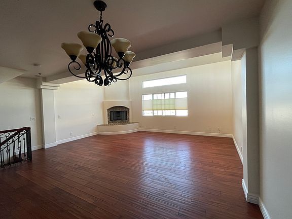 3rd image of 5937 Willoughby Ave #3