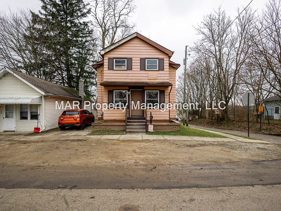 251 W Harris Ave