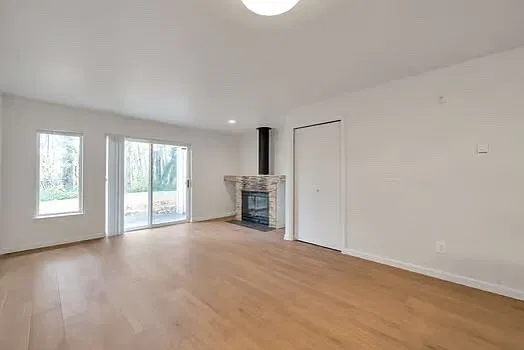2 bed, 2.5 bath, 984 sqft, $2,200 — Photo 4