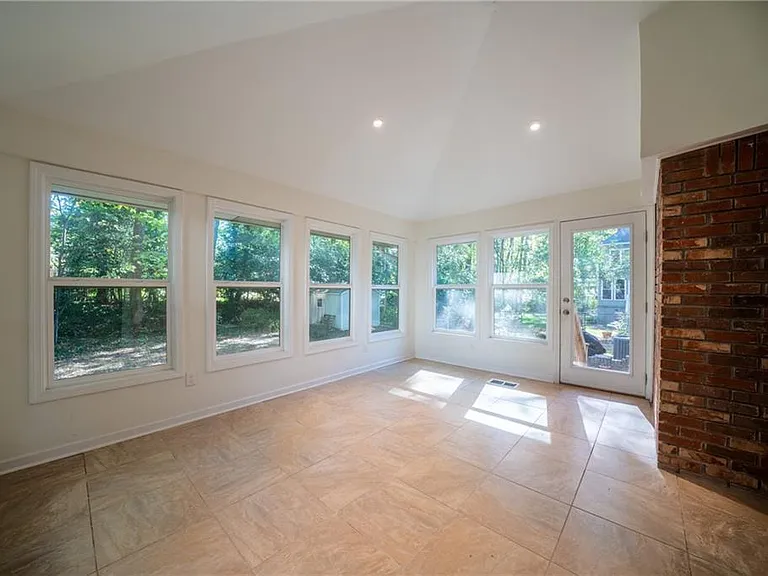 1501 Diamond Head Dr — Photo 21