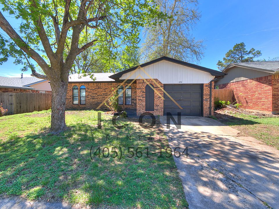 1st image of 652 W Hillcrest Dr