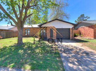 652 W Hillcrest Dr, Mustang, OK 73064