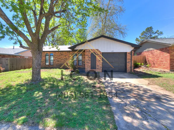 652 W Hillcrest Dr, Mustang, OK 73064