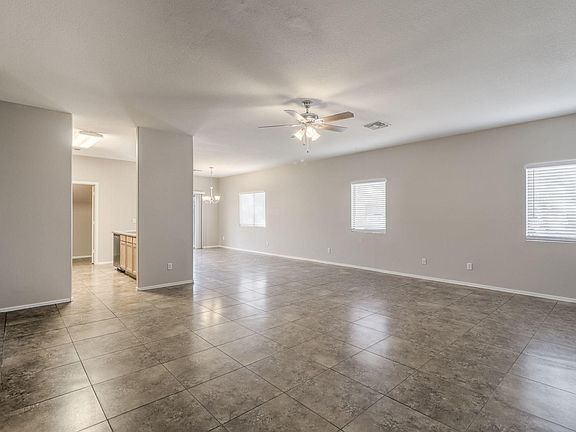 4th image of 893 E Cowboy Cove Trl