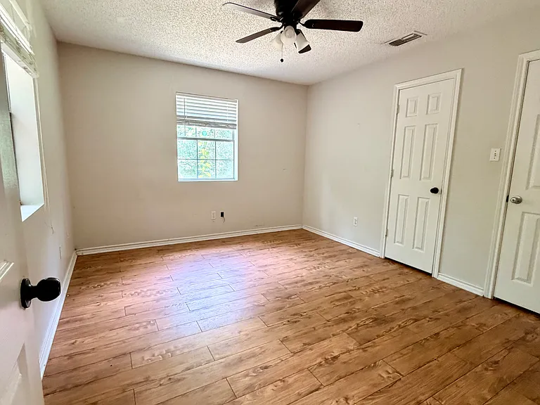 10395 W Lakeshore Dr — Photo 3