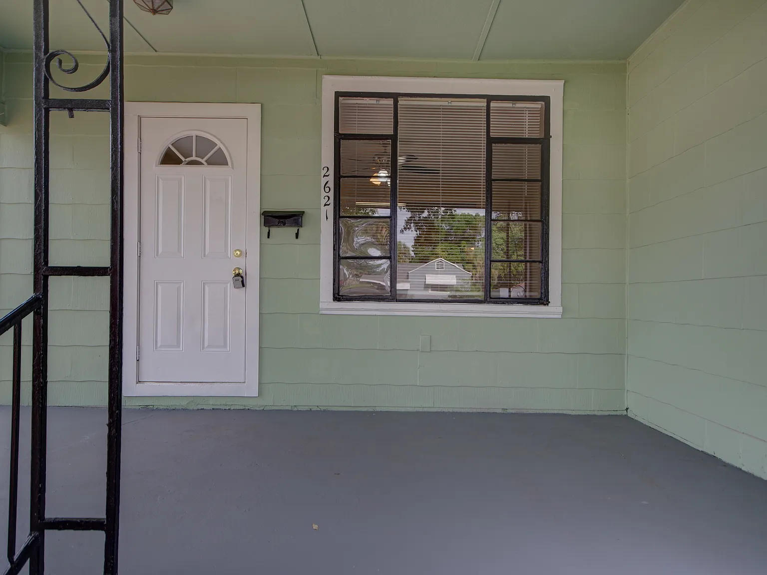 3 bed, 1114 sqft, $1,795 — Photo 2