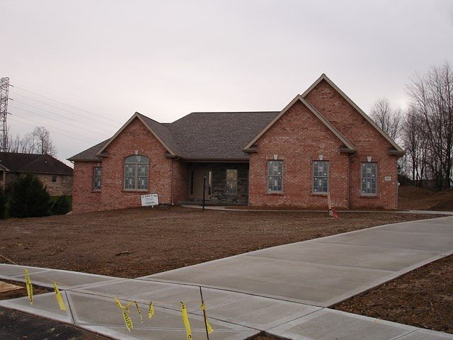 1st image of 109 Crab Apple Dr