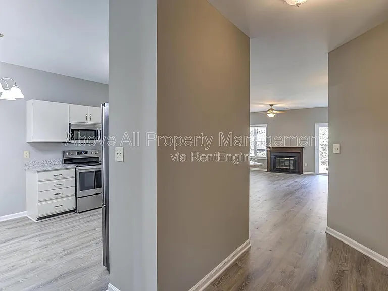 6020 Winterpointe Ln #102 — Photo 15