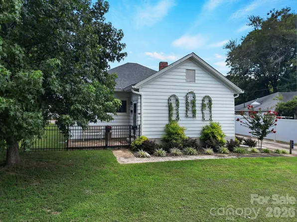 207 Faulkner St, Clover, SC 29710