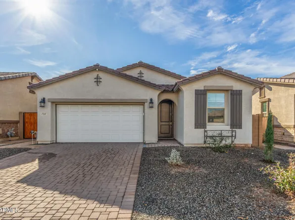 737 E BETSY Lane, Gilbert, AZ 85296