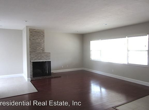 2nd image of 17871 Los Felice Dr