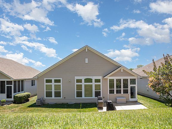 4th image of 3913 Parkplace Dr