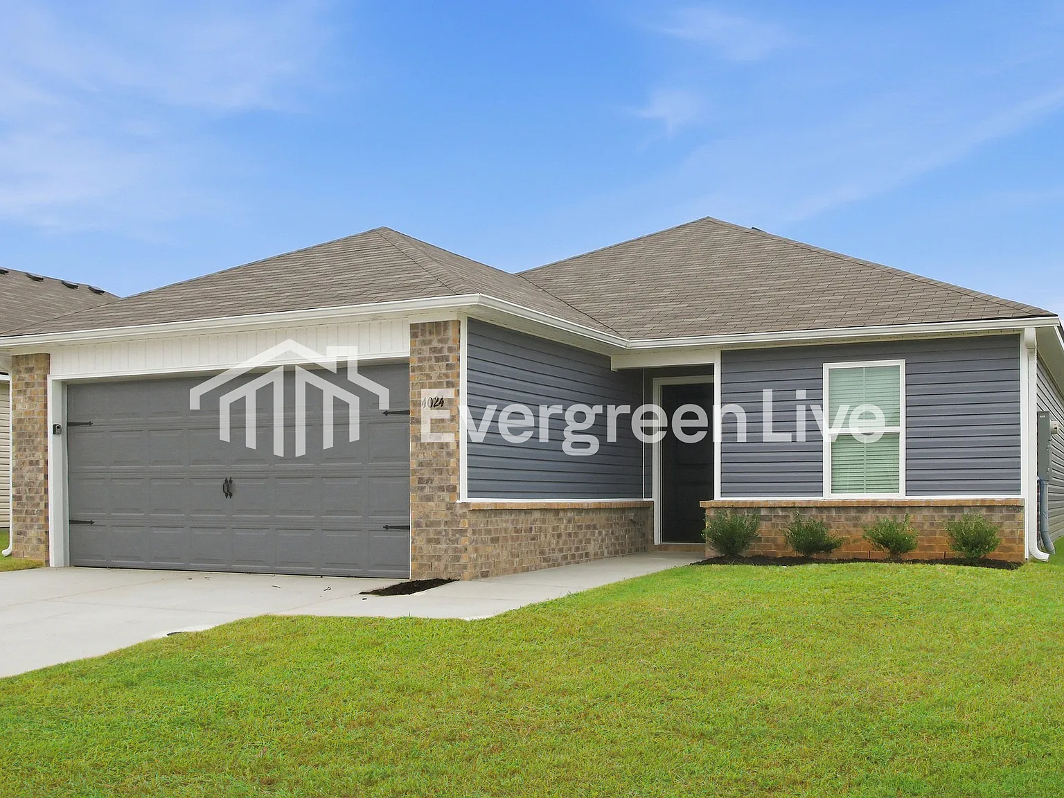 3 bed, 2.0 bath, 1216 sqft, $1,445 — Photo 2