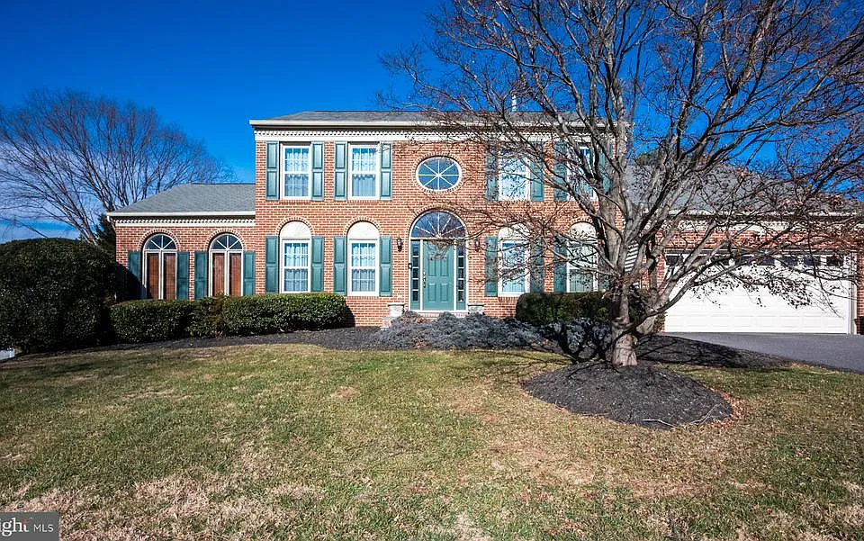 2104 Steuben Way