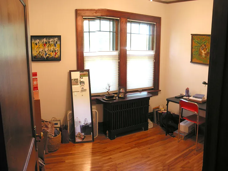 707 W 44th St #2 — Photo 11