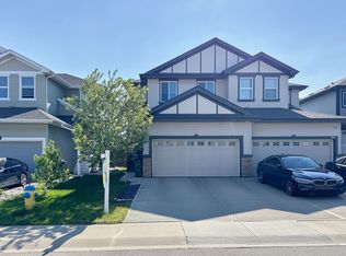 1221 27th St NW, Edmonton, AB T6T 2J3