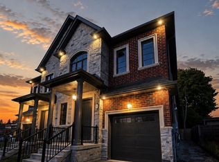 81 Brock St, Oakville, ON L6K 2Y9