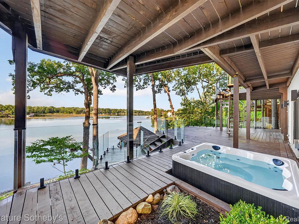 4451 Rolling Pine Dr, photo 3