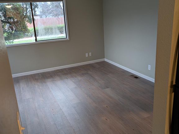 4th image of 1311 E Lunceford Ln #1