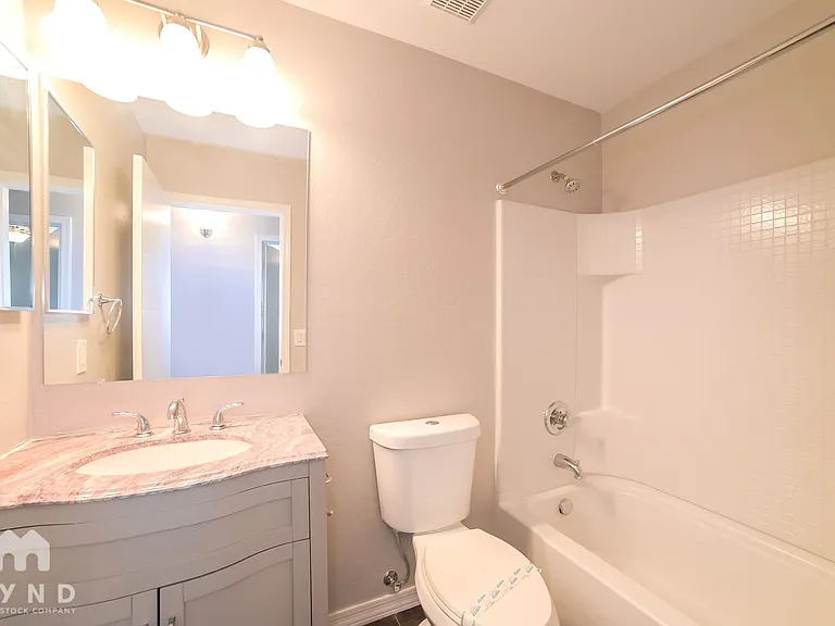 10238 W Hess St — Photo 14