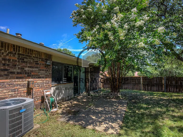 7801 Summerglen Rd — Photo 40
