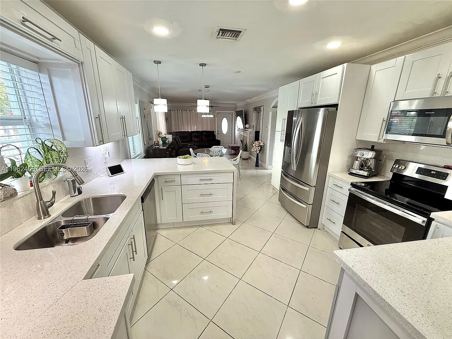 2 bed, $2,500 — Photo 2