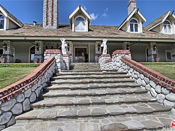 2nd image of 26920 Rolling Hills Ave