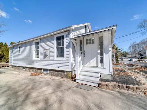 8 Pine Street, Wareham, MA 02571