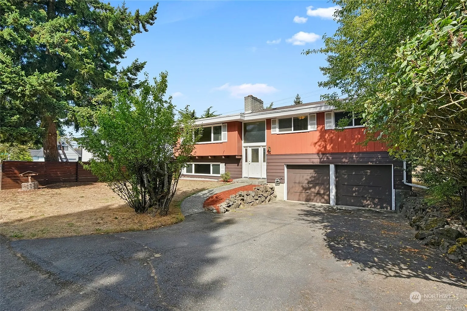 648 SW 116th Place photo 1