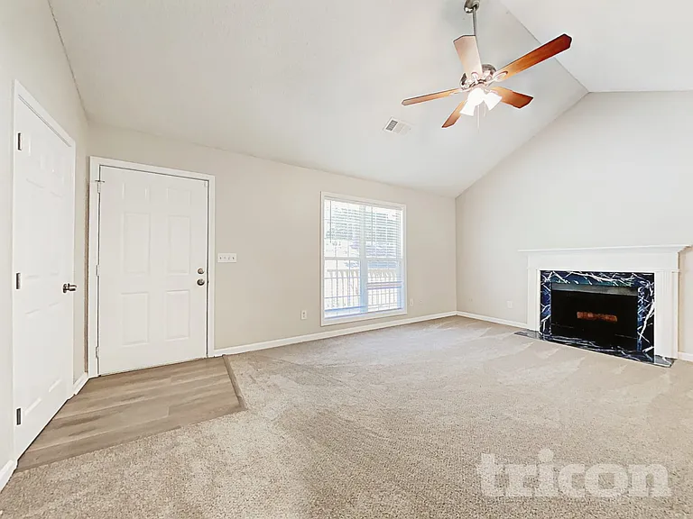 305 Nims Dr — Photo 3