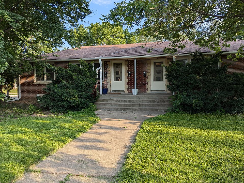 4147 front entry way, also an entrance in the back.