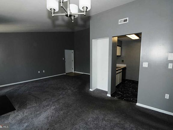 4th image of 1121 Castle Harbour Way Unit 3B