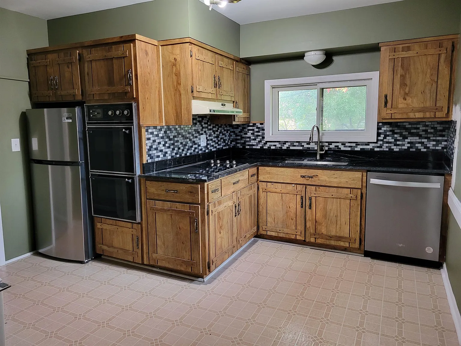 2 bed, 1.0 bath, 952 sqft, $2,000 — Photo 4