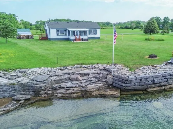 27424 Lisa Dr, Cape Vincent, NY 13618