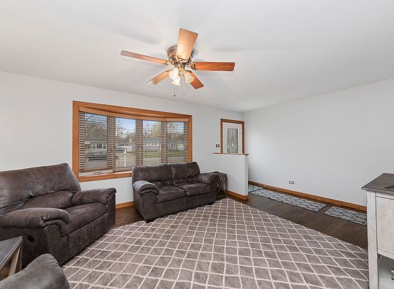 4th image of 433 N Westmore Ave