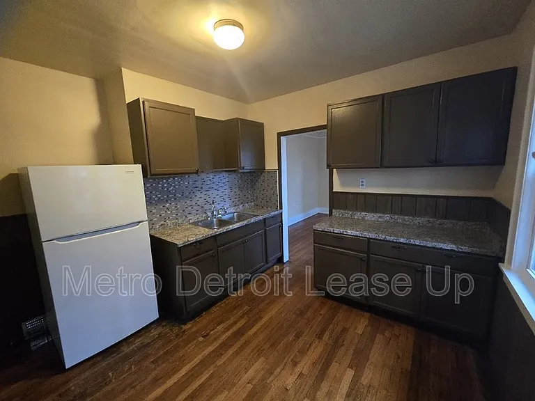 4696 Nottingham Rd #UPPER — Photo 5