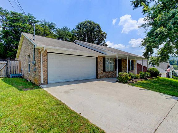 3rd image of 7206 Lyle Bend Ln