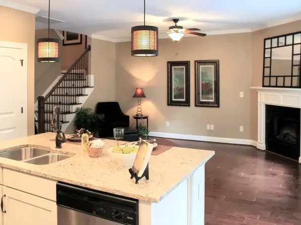 2118 Scarlet Maple Dr, Raleigh, NC 27606