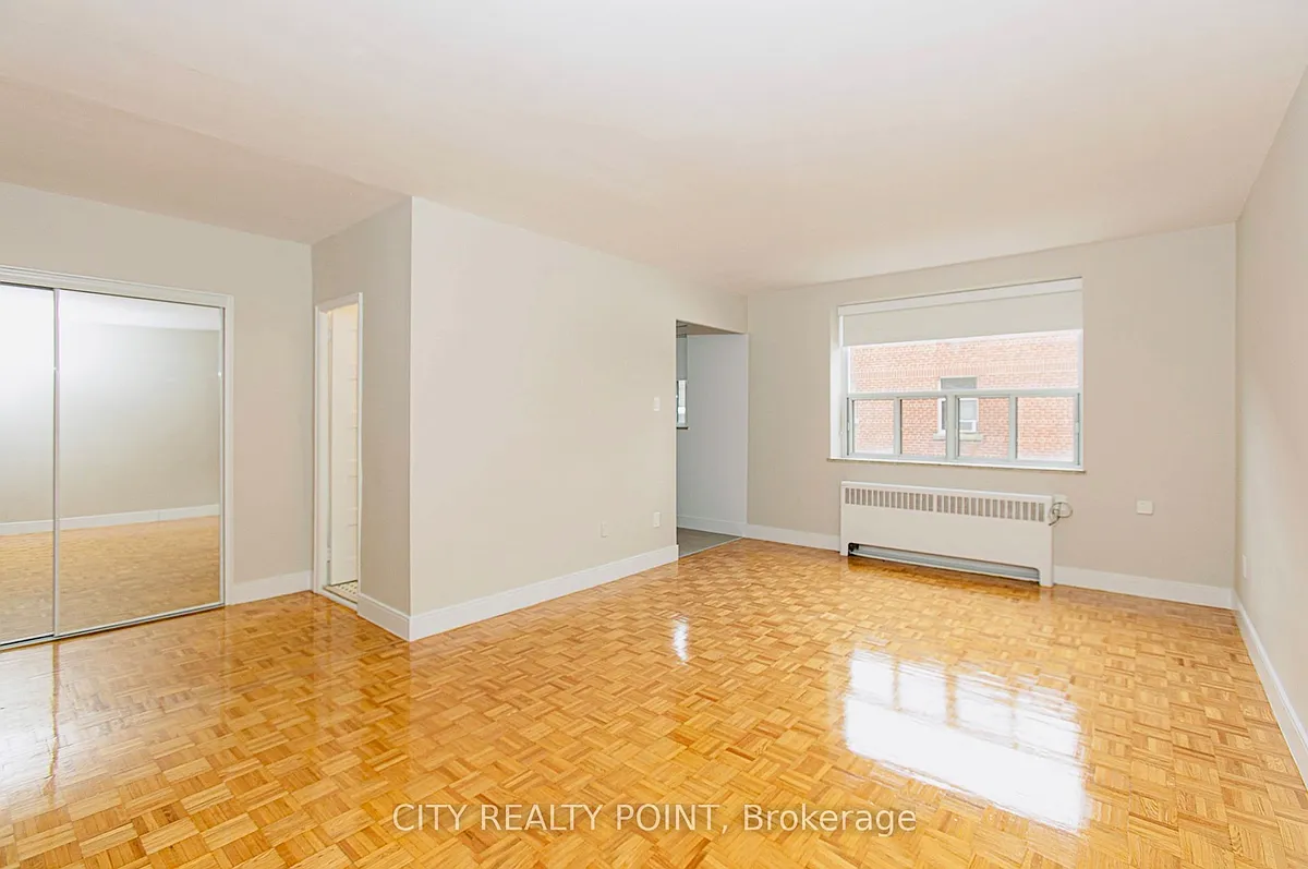 Building Photo - 1291 Bayview Ave N #102